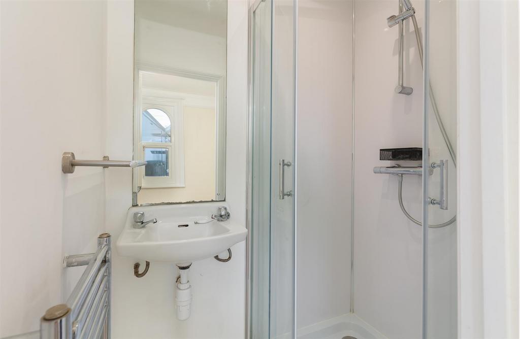 Shower Room En-suite