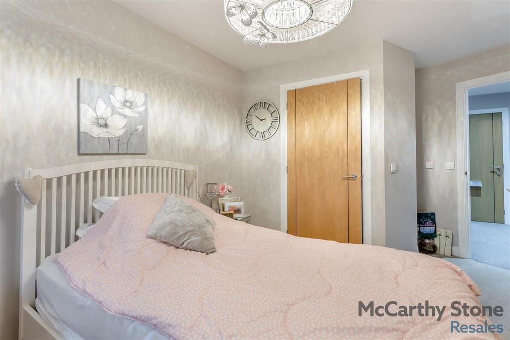 8677390-interior03.jpg