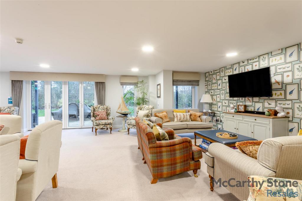 8677390-interior14.jpg