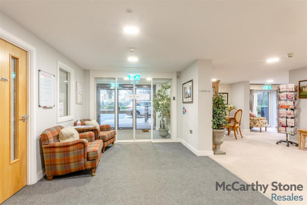 8677390-interior15.jpg