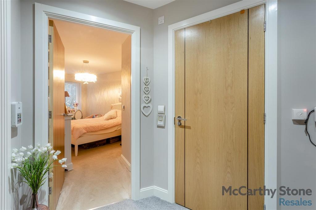 8677390-interior05.jpg