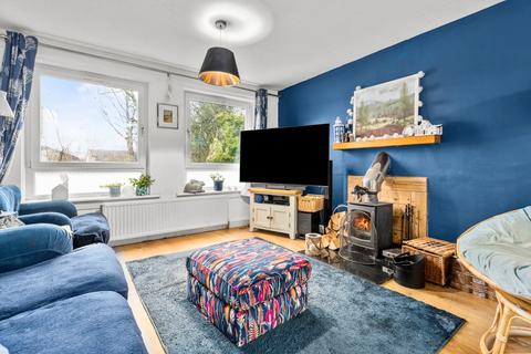 5 bedroom detached house for sale, Milton Close, Denny, FK6