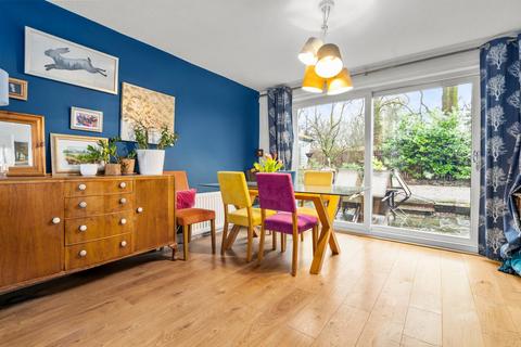 5 bedroom detached house for sale, Milton Close, Denny, FK6