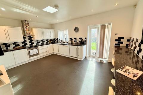 3 bedroom semi-detached house for sale, Upshire Road, Waltham Abbey