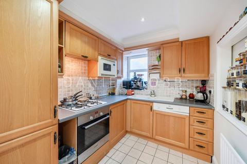 1 bedroom flat for sale, Imperial Court, Kennington Lane, SE11