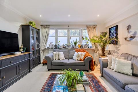 1 bedroom flat for sale, Imperial Court, Kennington Lane, SE11