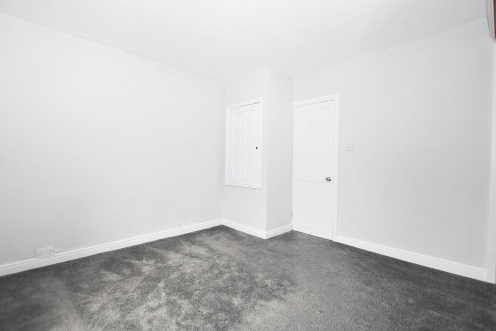 Bedroom 1 2.JPG