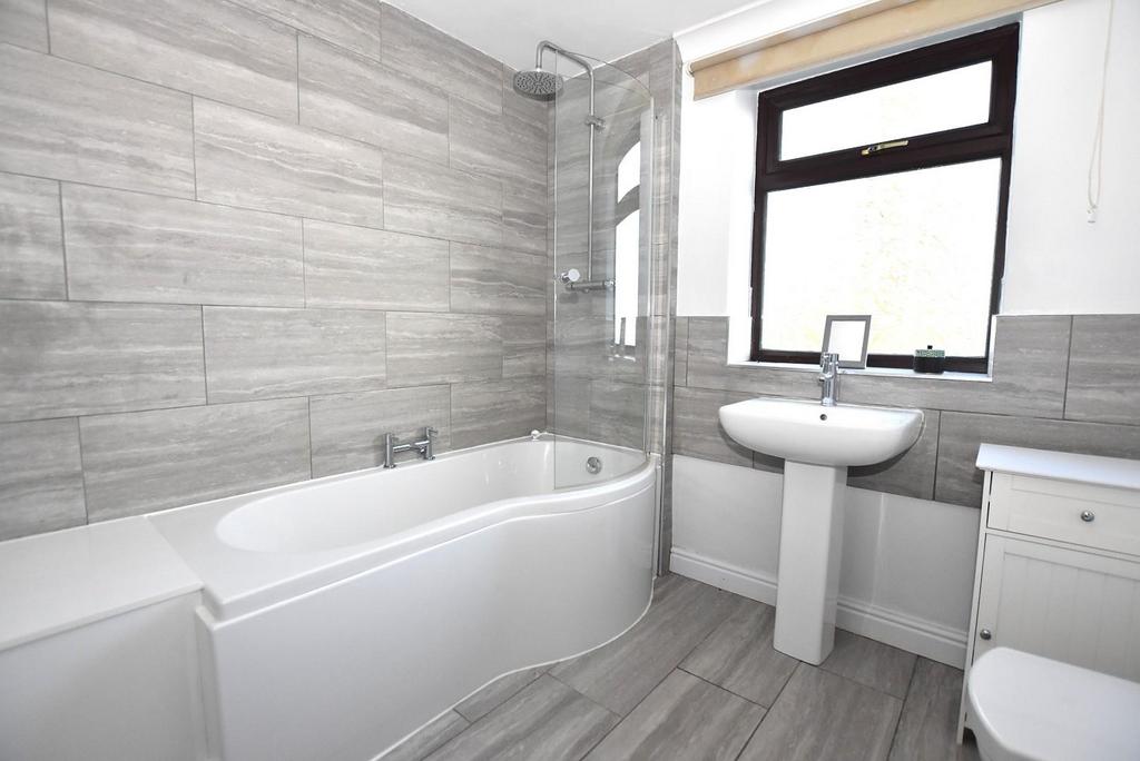 Bathroom 1.JPG