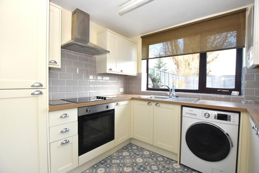 Kitchen 1.JPG