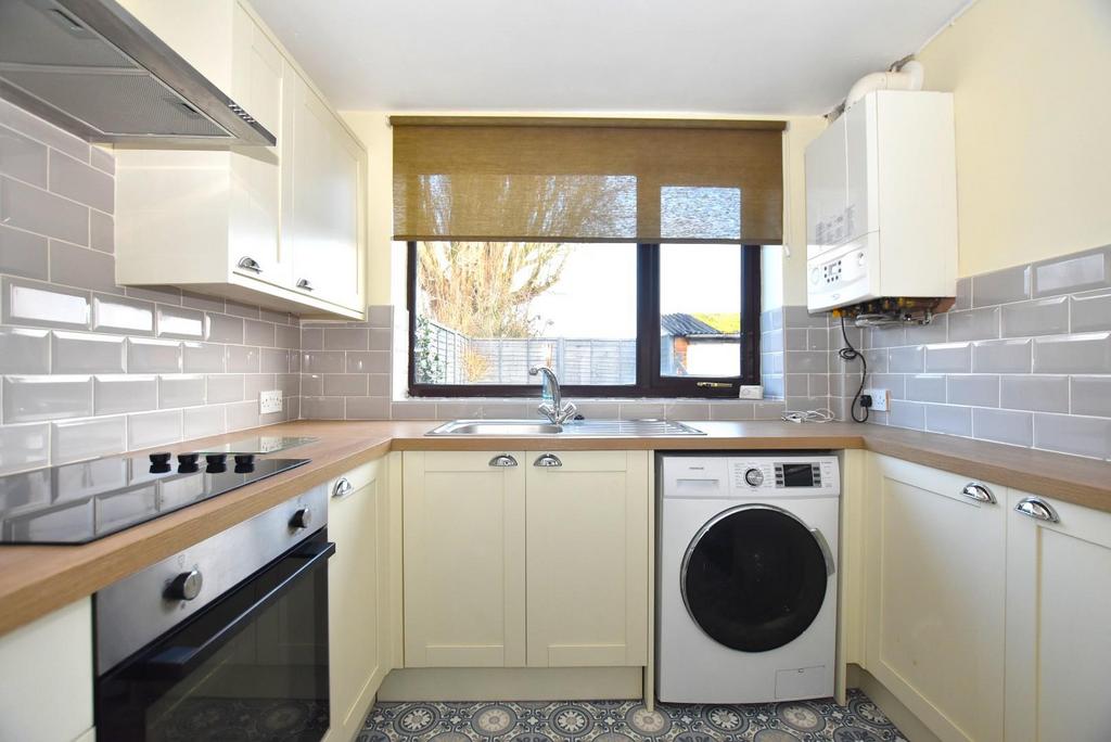 Kitchen 2.JPG
