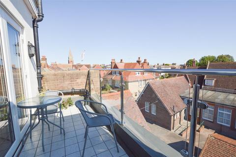 2 bedroom flat for sale, South Street, Eastbourne