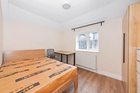 undefined, Meadowside, London, SE9