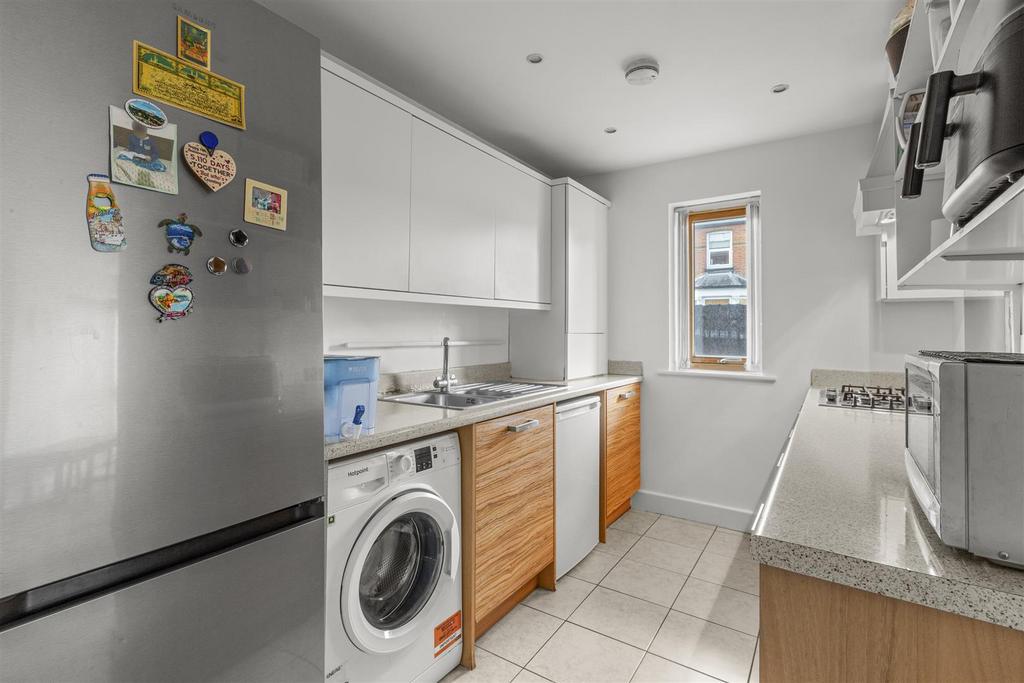 10 Lindsay Court, Lindsay Ave, HP12 3 GF-6.jpg
