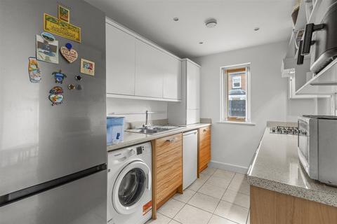 2 bedroom apartment for sale, Lindsay Avenue, High Wycombe HP12