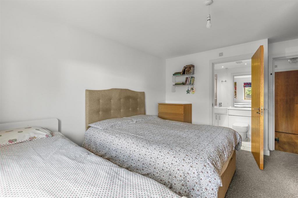 10 Lindsay Court, Lindsay Ave, HP12 3 GF-4.jpg