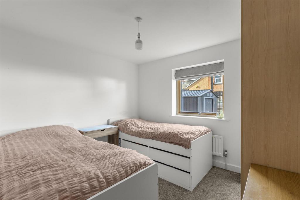 10 Lindsay Court, Lindsay Ave, HP12 3 GF-2.jpg