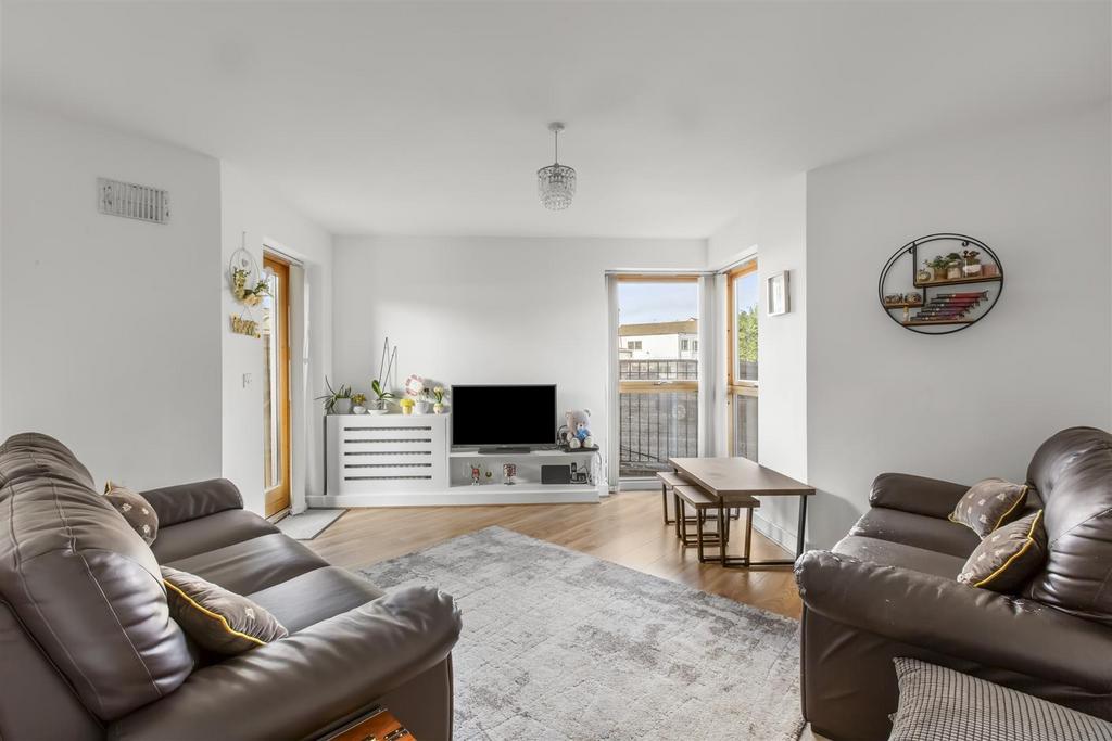 10 Lindsay Court, Lindsay Ave, HP12 3 GF-8.jpg