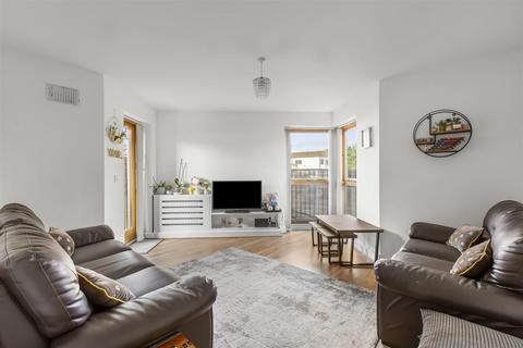 2 bedroom apartment for sale, Lindsay Avenue, High Wycombe HP12