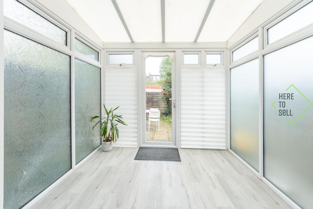28 Petworth Road, N12 9 HH-20
