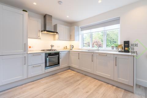 2 bedroom flat for sale, London N12