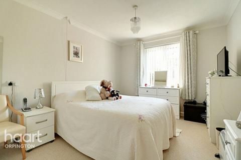 1 bedroom retirement property for sale, Summerland's L Farnborough Common, Orpington
