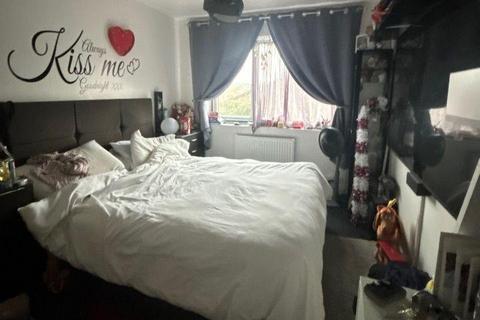 3 bedroom terraced house to rent, Burrows Court, Lumbertubs, Northampton NN3