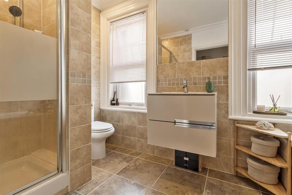 4, 14 Bulkington Ave-019.JPG