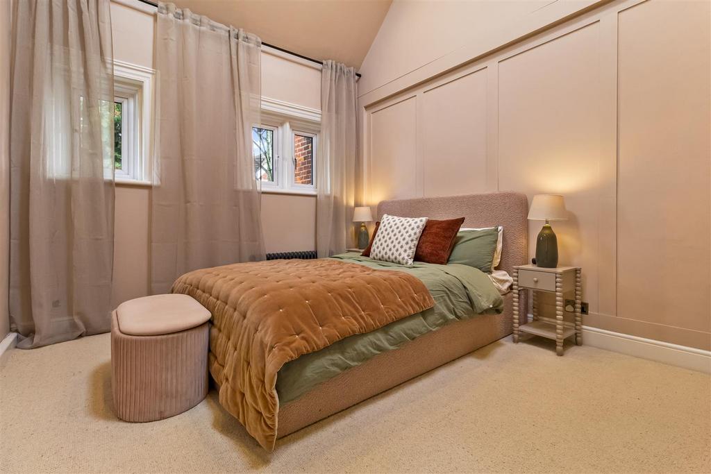 4, 14 Bulkington Ave-016.JPG