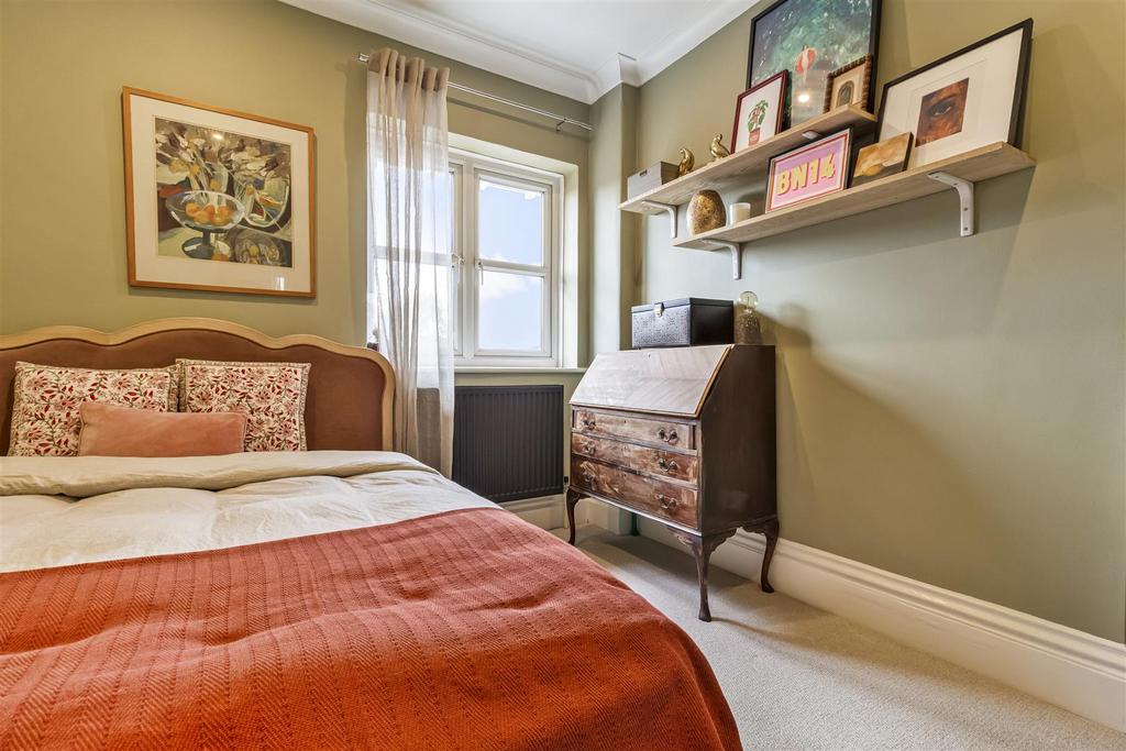 4, 14 Bulkington Ave-009.JPG