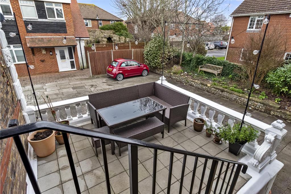 4, 14 Bulkington Ave-015.JPG