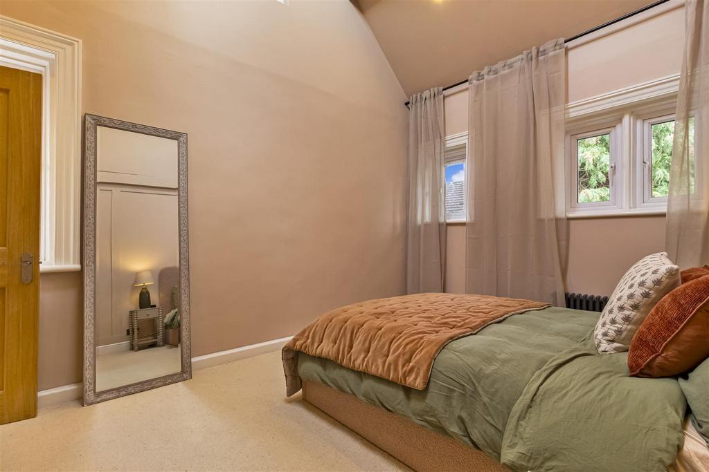 4, 14 Bulkington Ave-017.JPG