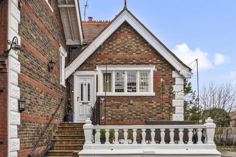 Bulkington Avenue, Worthing