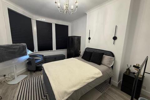 2 bedroom flat to rent, Keston Road, Tottenham, London