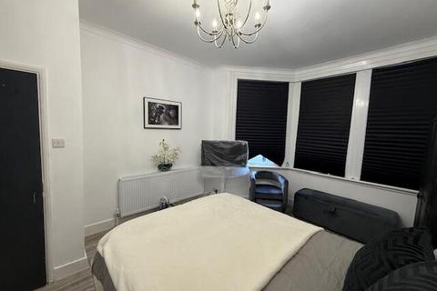 2 bedroom flat to rent, Keston Road, Tottenham, London