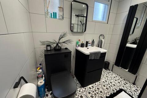 2 bedroom flat to rent, Keston Road, Tottenham, London