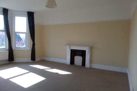 2 bedroom flat to rent, Bromley Common, Bromley BR2