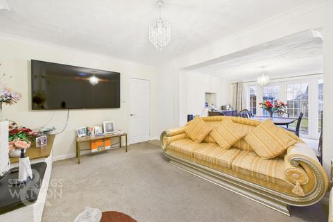 3 bedroom semi-detached bungalow for sale, Homefield Avenue, Bradwell, Great Yarmouth