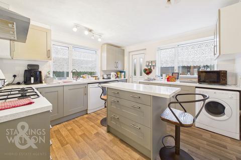 3 bedroom semi-detached bungalow for sale, Homefield Avenue, Bradwell, Great Yarmouth