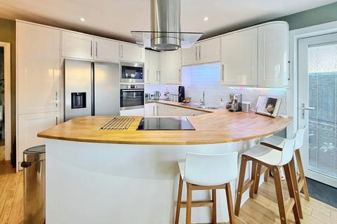 4 bedroom semi-detached house for sale, Stockport Road, Timperley, Altrincham, Altrincham, Cheshire, WA15