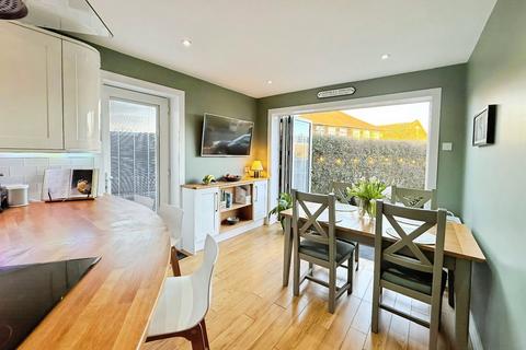 4 bedroom end of terrace house for sale, Stockport Road, Timperley, Altrincham, Altrincham, Cheshire, WA15