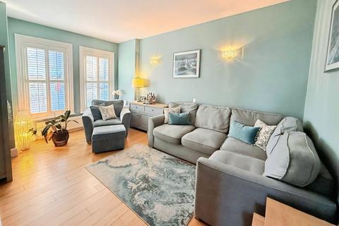 4 bedroom end of terrace house for sale, Stockport Road, Timperley, Altrincham, Altrincham, Cheshire, WA15