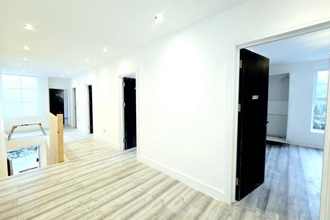 undefined, Sandy Rise, Gerrards Cross, Buckinghamshire, SL9