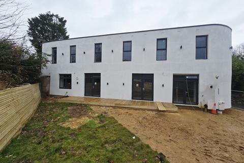 undefined, Sandy Rise, Gerrards Cross, Buckinghamshire, SL9
