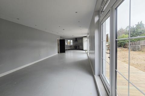 undefined, Sandy Rise, Gerrards Cross, Buckinghamshire, SL9