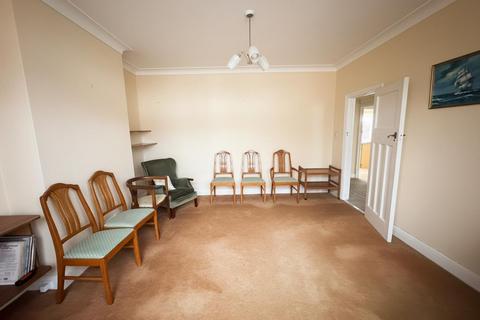 4 bedroom semi-detached house for sale, Dinsdale Gardens, Barnet EN5