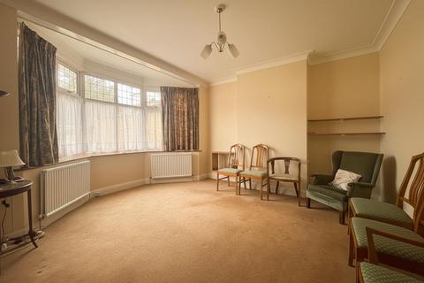 4 bedroom semi-detached house for sale, Dinsdale Gardens, Barnet EN5