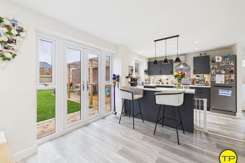 4 bedroom house for sale, Almond Avenue, Peterborough PE7