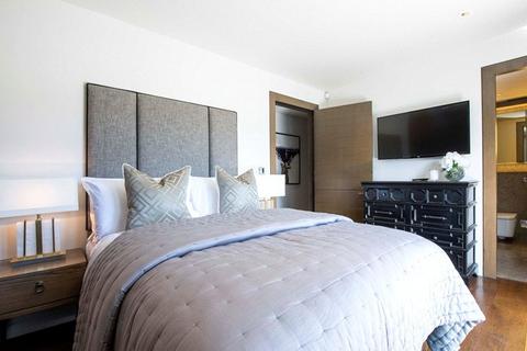 3 bedroom apartment to rent, Duke Street, London, W1K