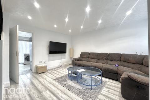 3 bedroom terraced house for sale, Butely Road, Luton