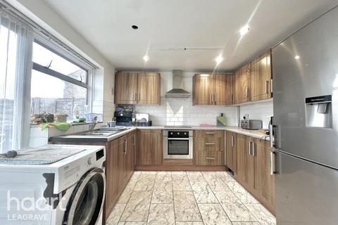 3 bedroom terraced house for sale, Butely Road, Luton